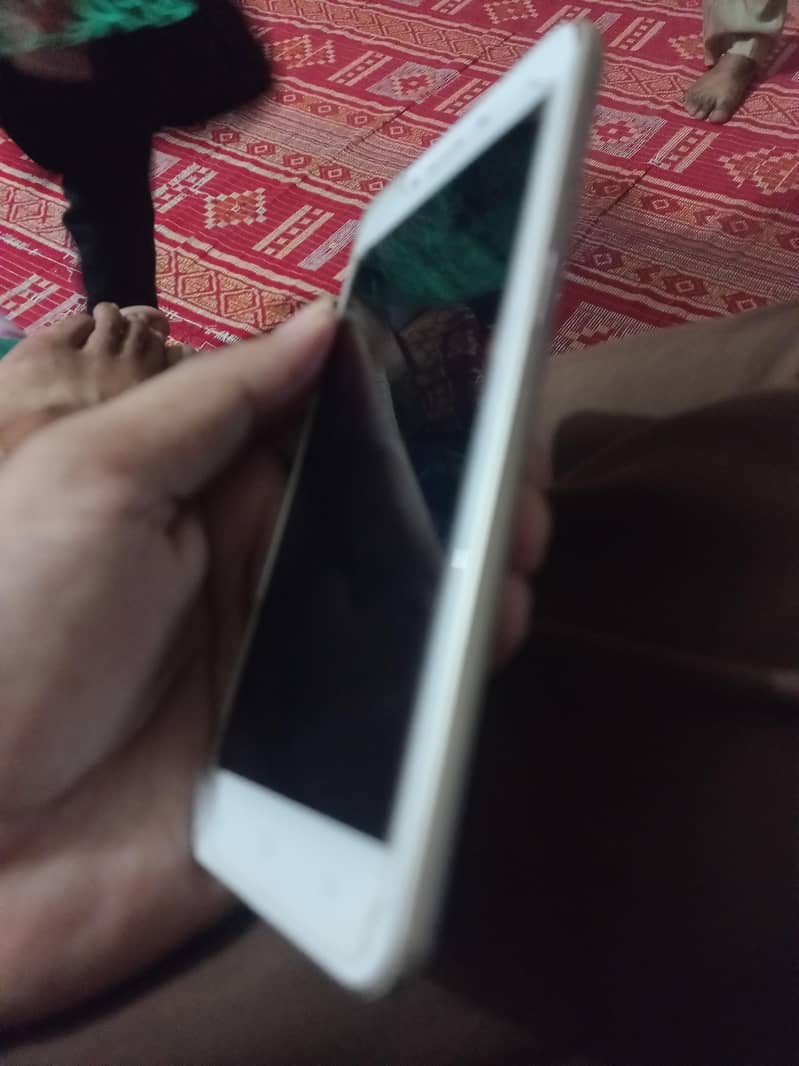 OPPO A37 2