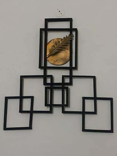 Modern Leaf Frame