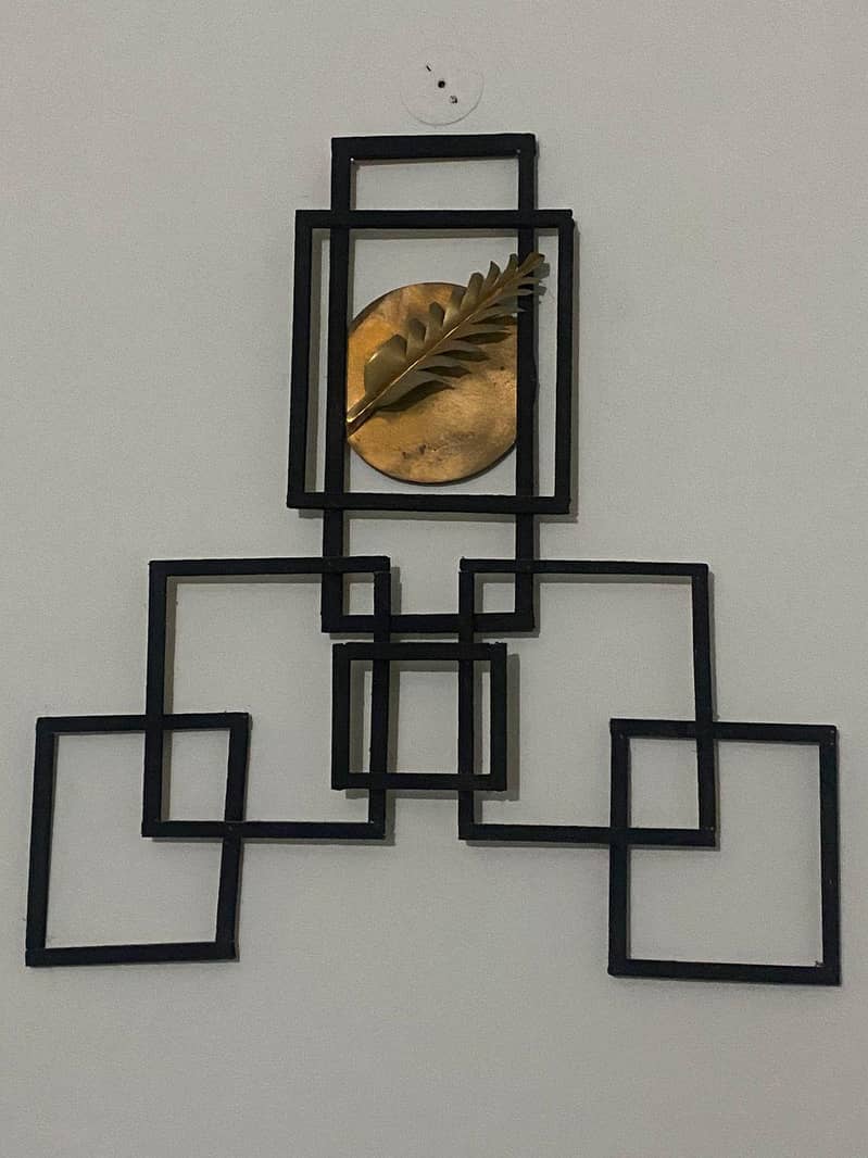 Modern Leaf Frame 0