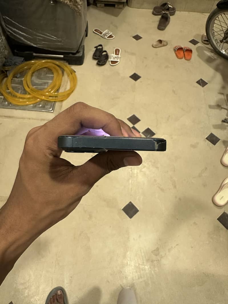 Apple iPhone 13 1