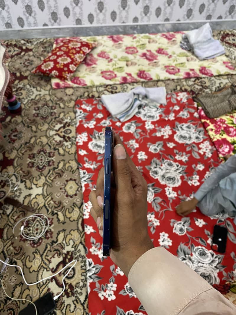 Iphone 12 3