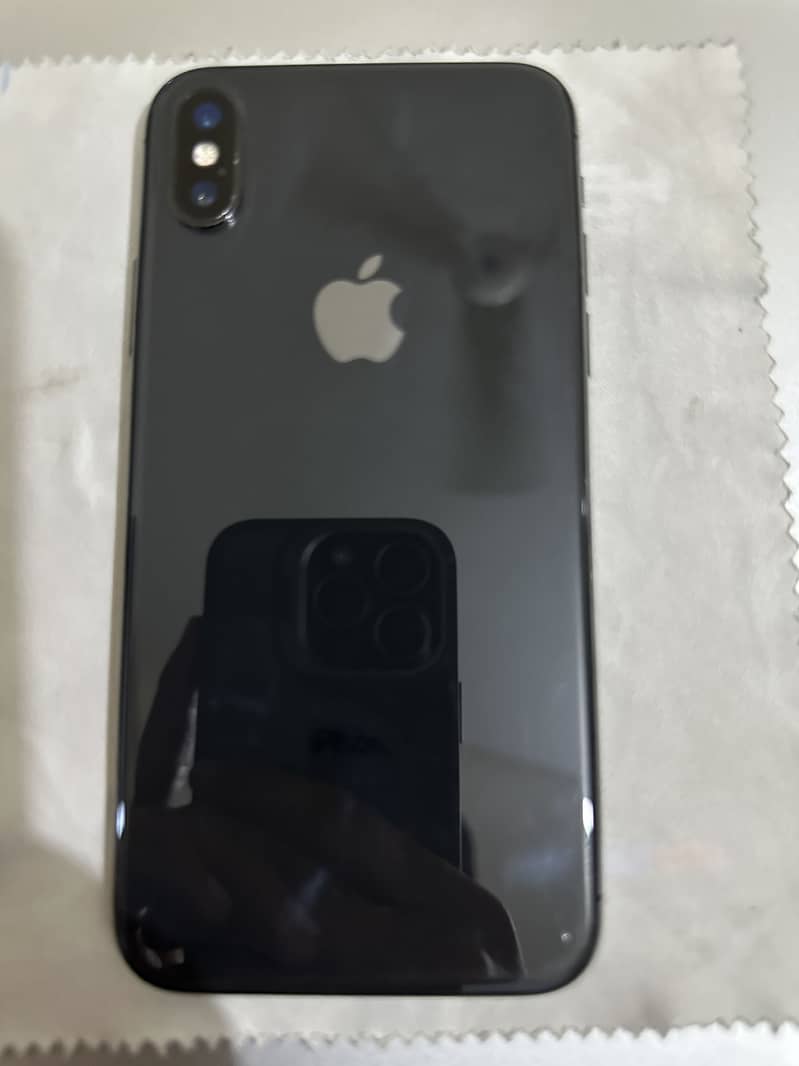 Apple iPhone X 4