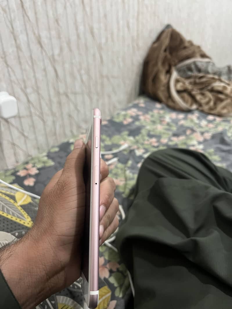 Apple iPhone 7 Plus 3