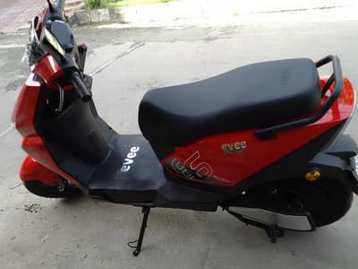 EVEE GEN-Z PRO LITHIUM BATTERYonly 900 km use