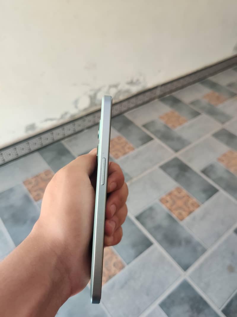 One Plus Ace 2V 1