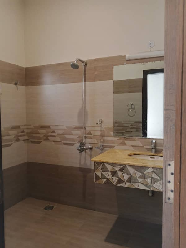 E11 Upper Portion 4bed 4