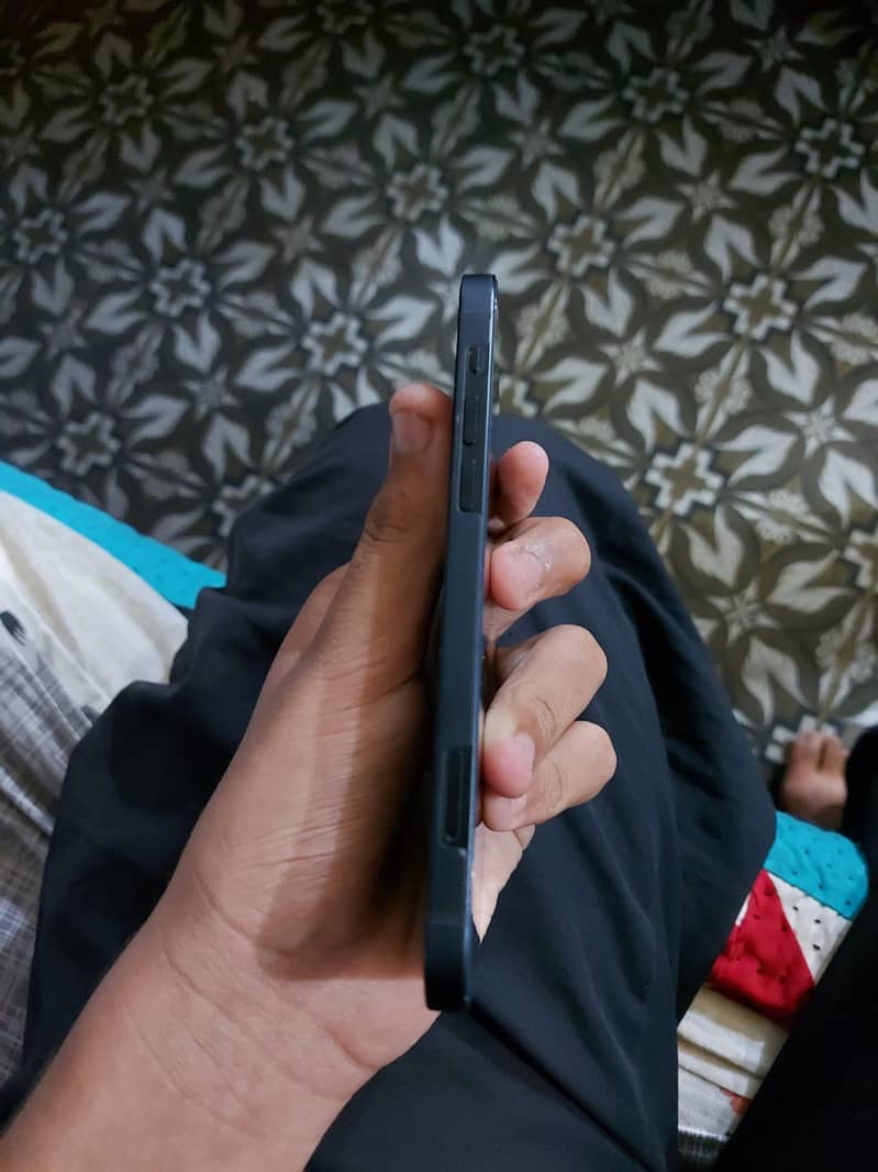 Apple iPhone 12 1
