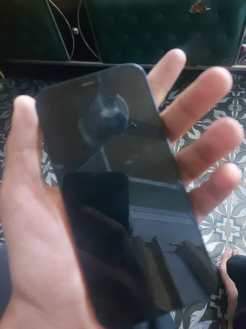 Apple iPhone 12 3