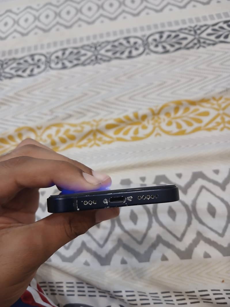 Apple iPhone 12 7