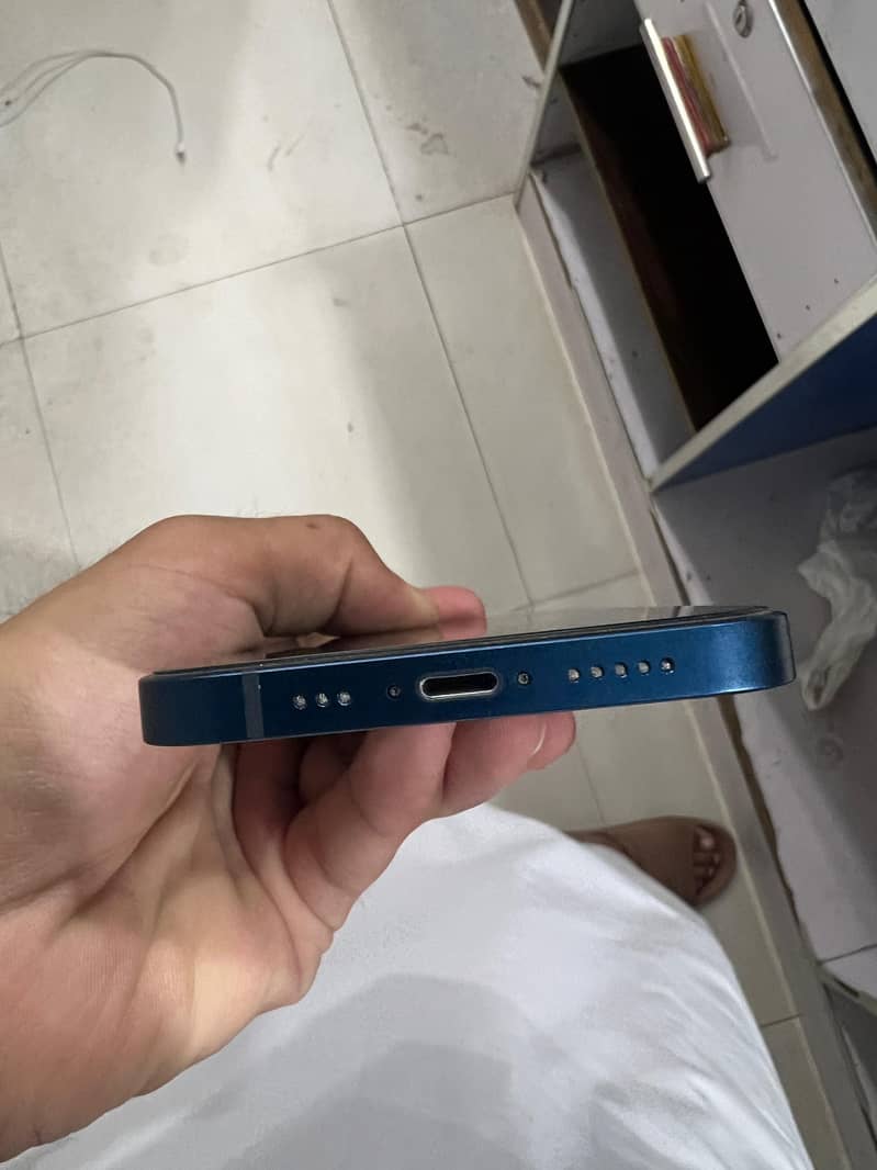 Apple iPhone 12 2