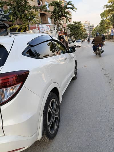 Honda Vezel 2016