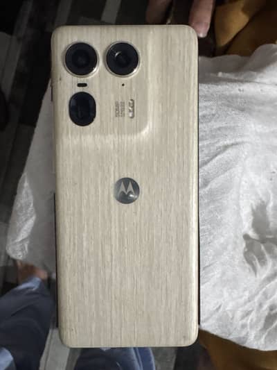 Motrola edge 50 1.0 Tb