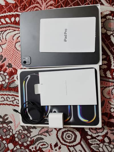 #apple I pad pro M5 256 gb 11 inch condition 10/10