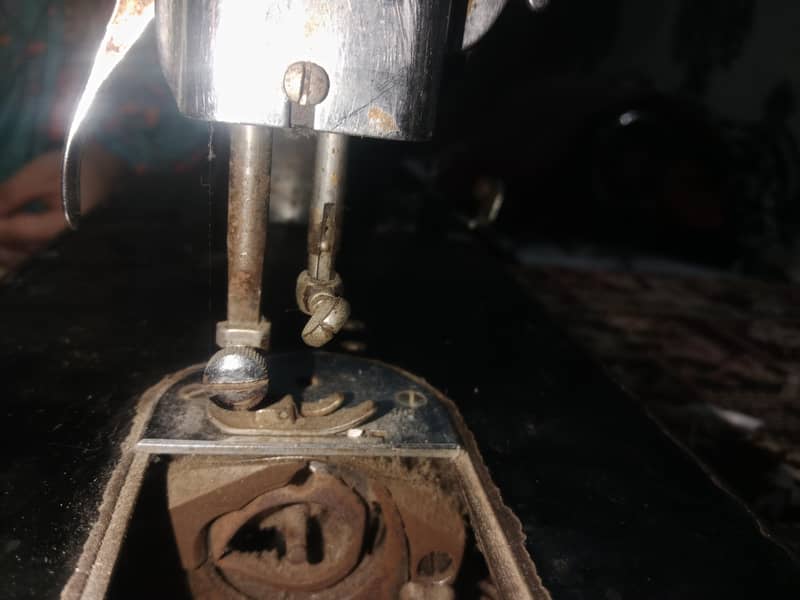 imported Pfaff sewing machine 4