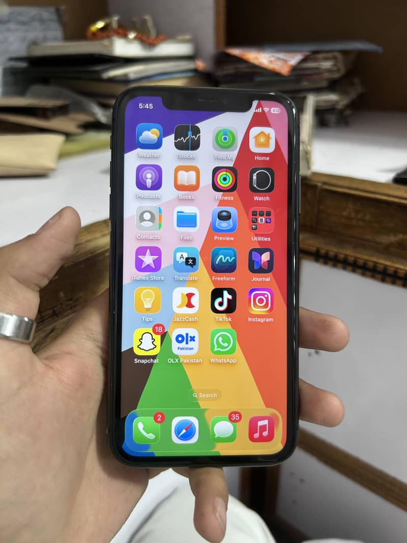 Apple iPhone 11 0