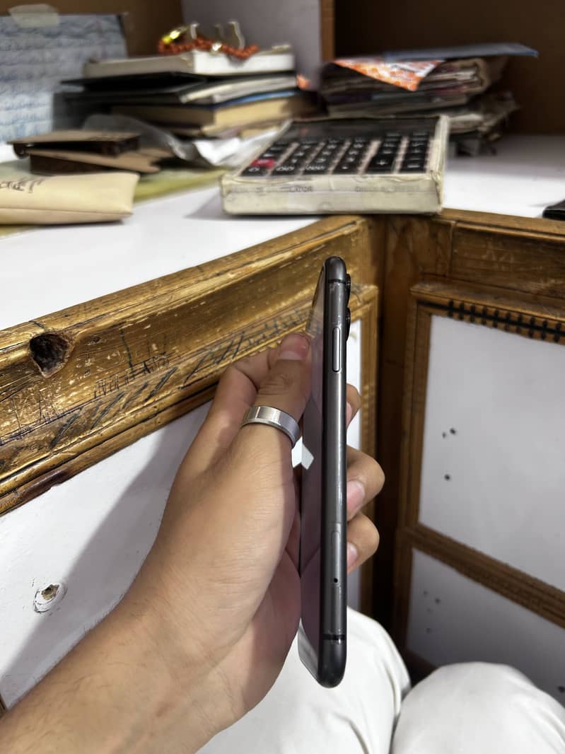 Apple iPhone 11 5