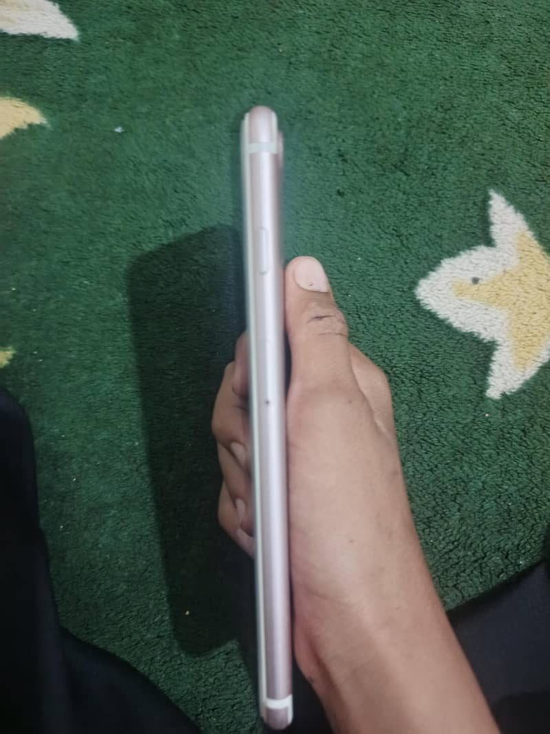 Apple iPhone 7 Plus 4
