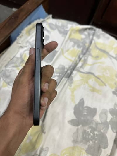 Apple iPhone 15