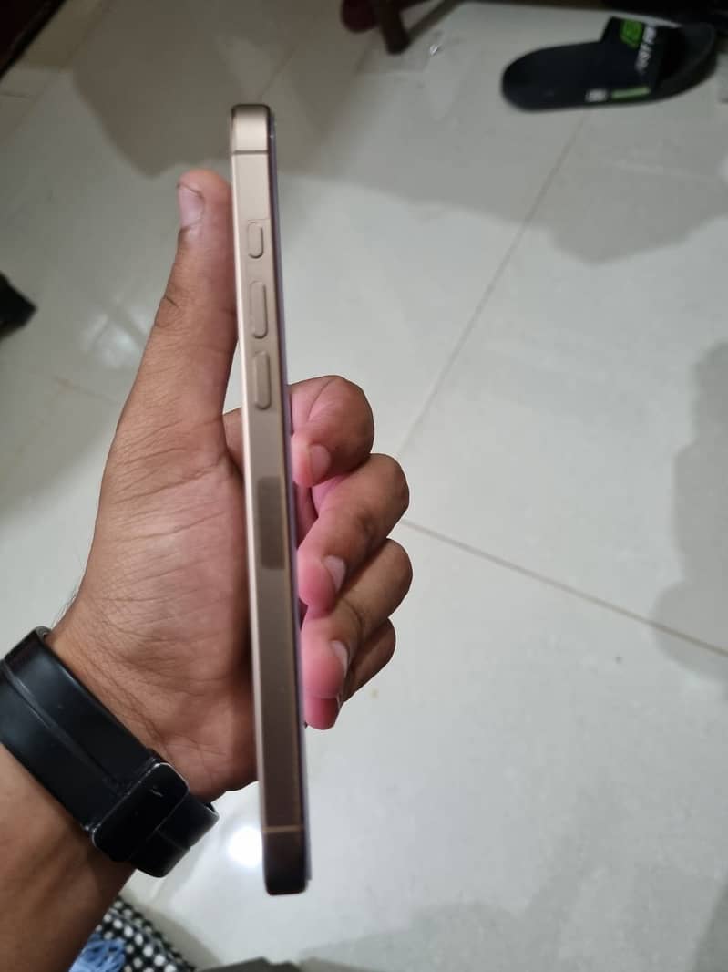 IPhone 16pro max 6