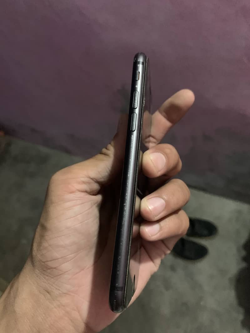 Apple iPhone 8 3