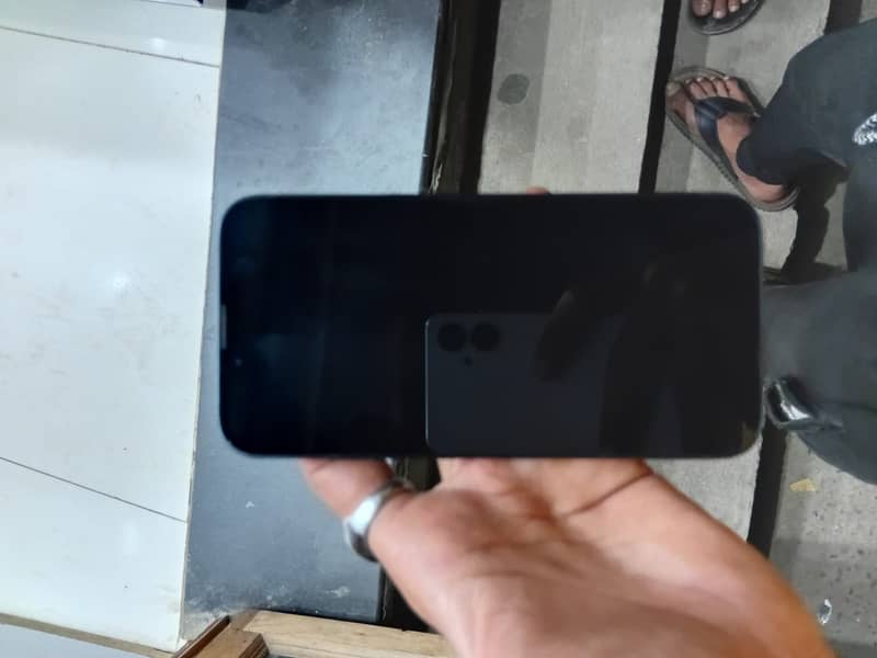 Apple iPhone 13 2