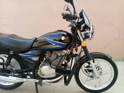 Antique Suzuki GS150 / 2016 (Ph#0,3,2,1,2,6,6,2,5,5,2)