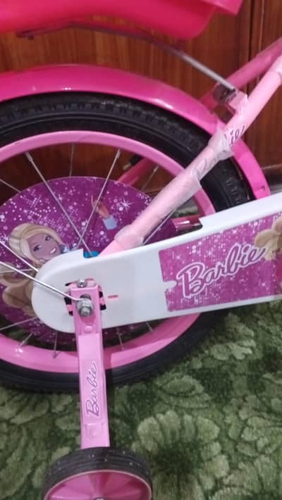 girls cycle