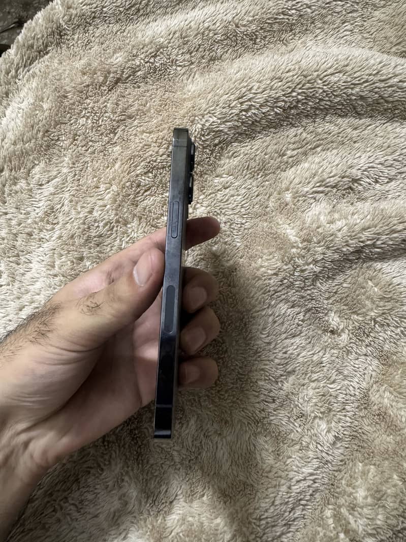 Apple iPhone 13 Pro 3