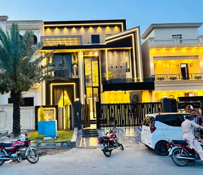One Of the Best Designer 10 Marla House at 100ft Main Boulevard city Housing Gujranwala