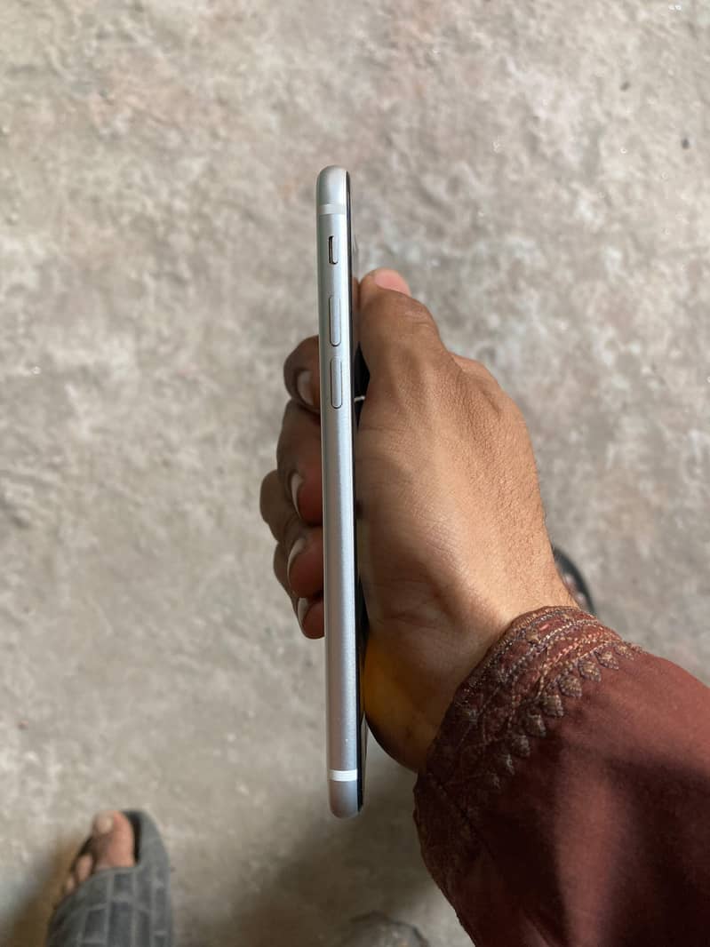 Apple iPhone SE 2 generation 5