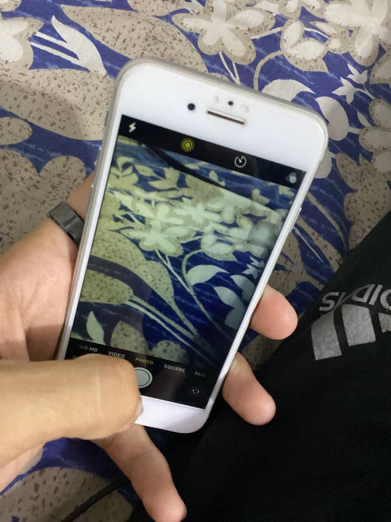 Apple iPhone 8 4