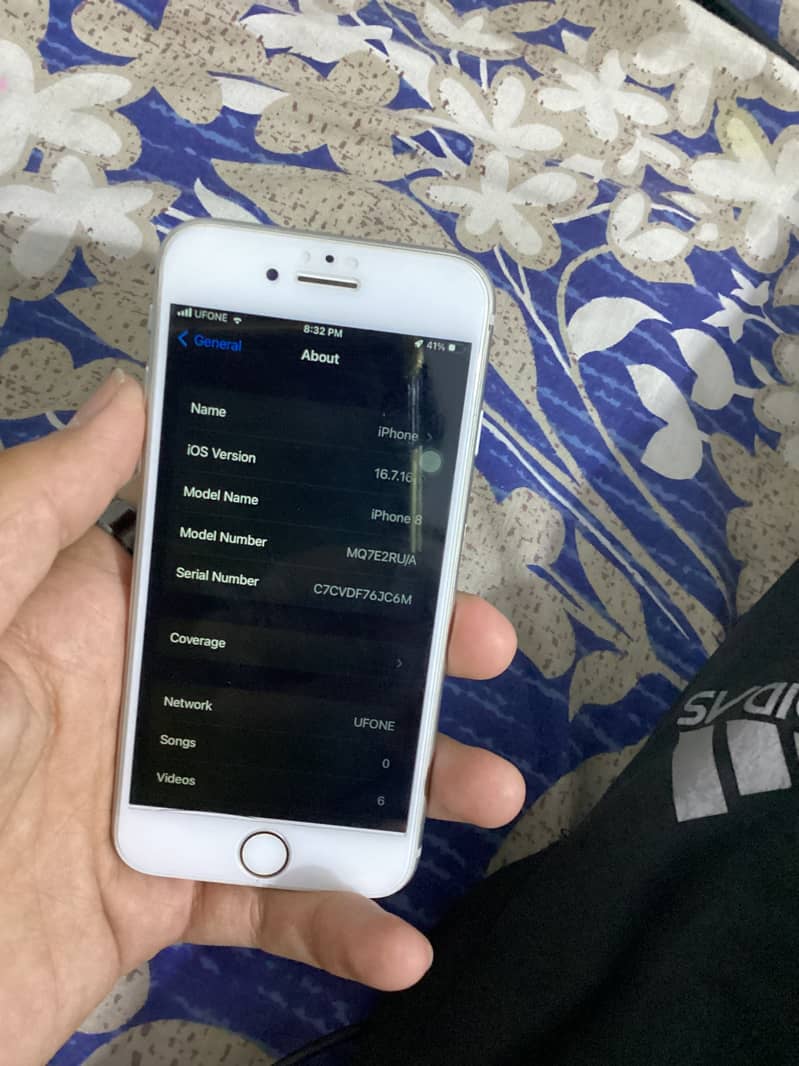 Apple iPhone 8 5
