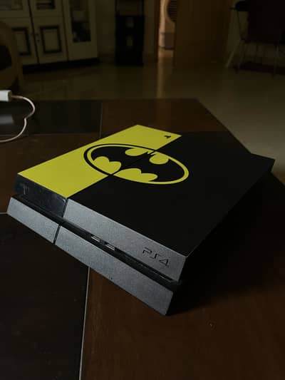 PlayStation 4 | 500GB | 2 Controllers | (READ AD)