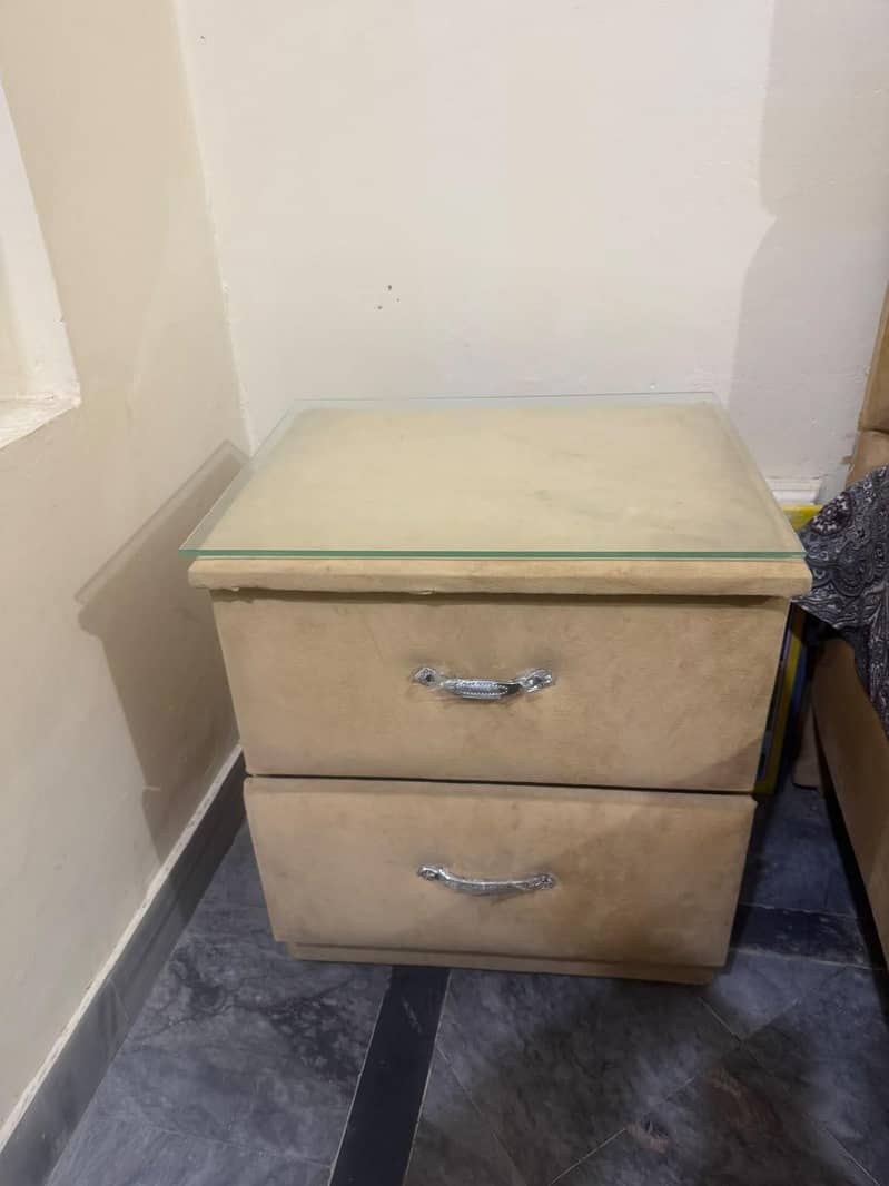 bed with side tables 2