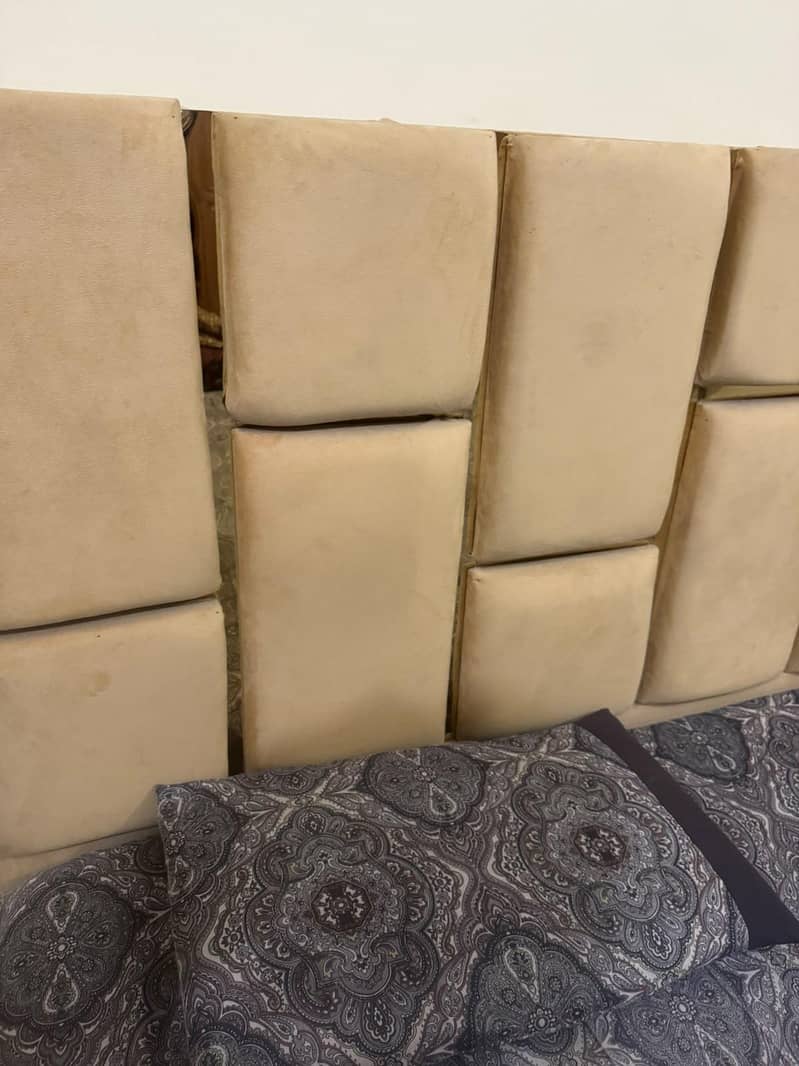 bed with side tables 3