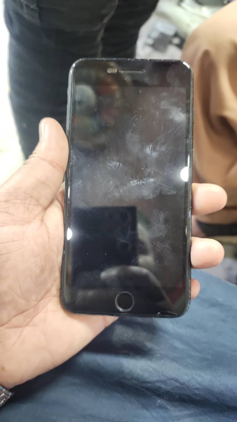 Apple iPhone 7 Plus 1