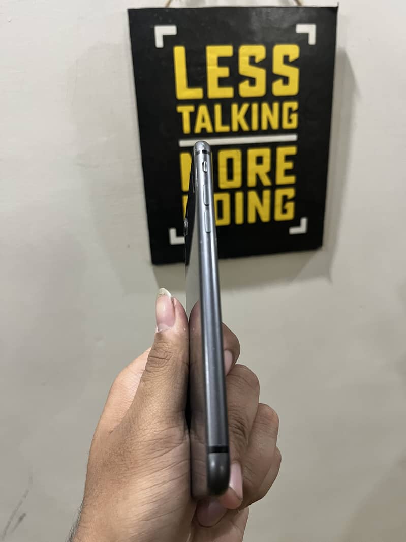 Apple iPhone 8 8