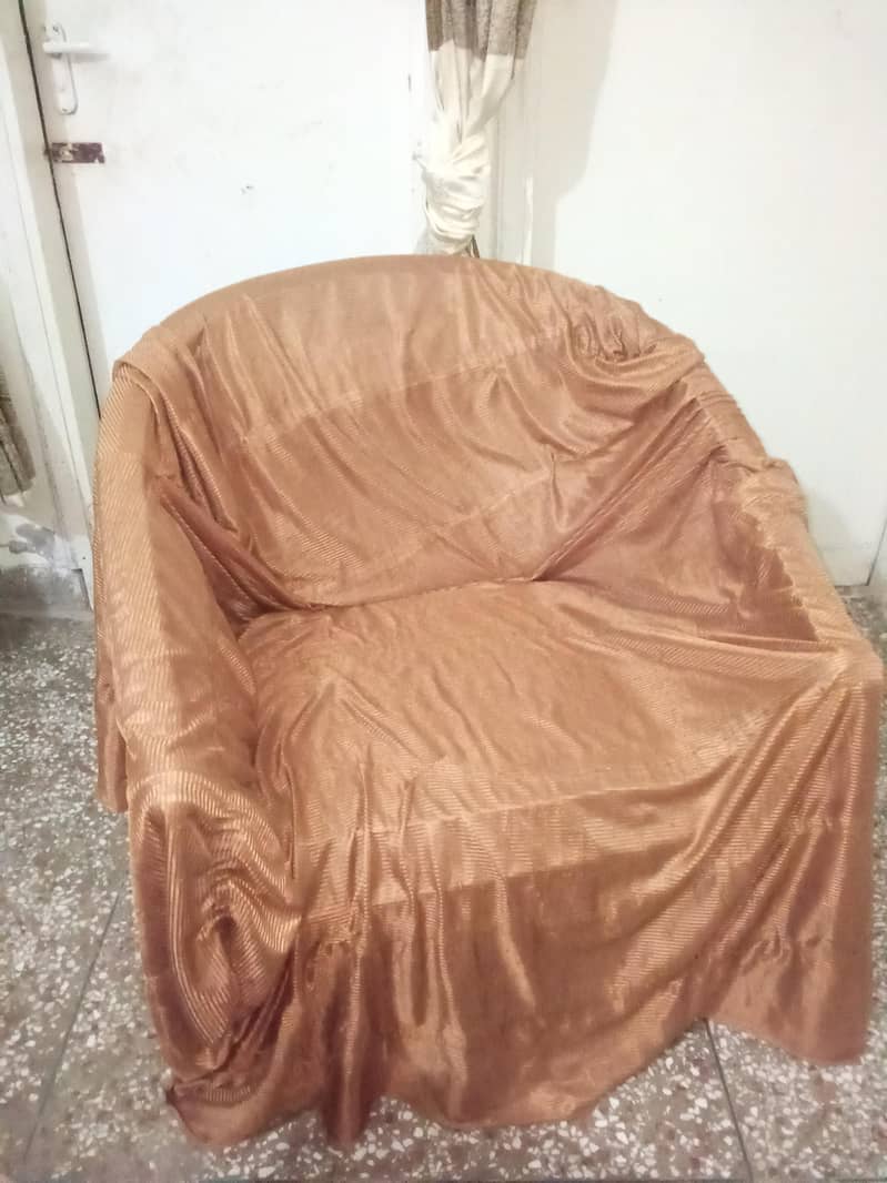 Sofa set with covers 0