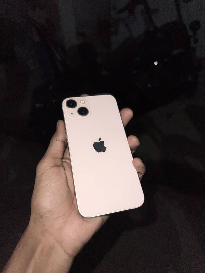 iPhone 13 0