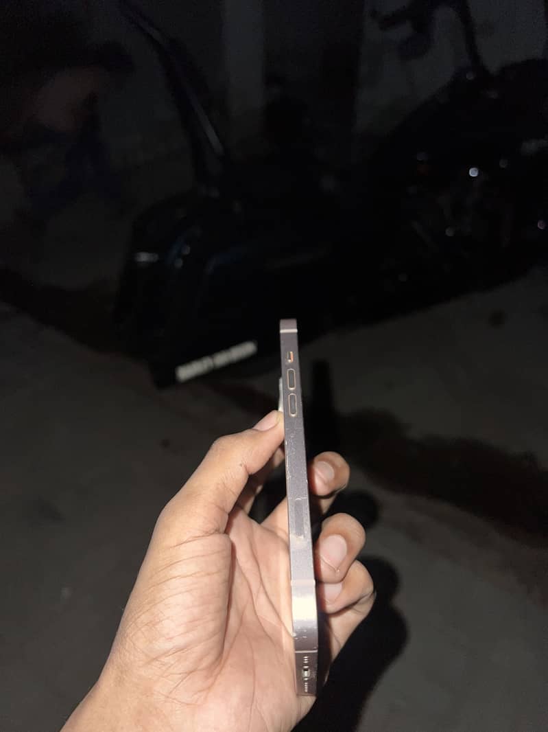 iPhone 13 2