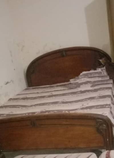 wooden bed set