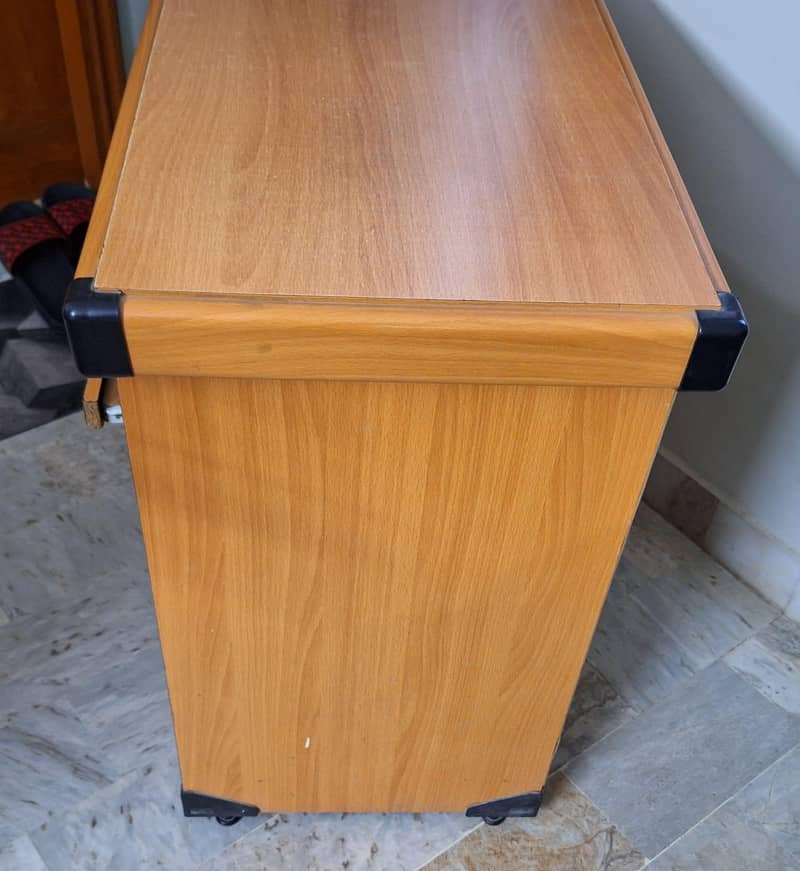 study table 0