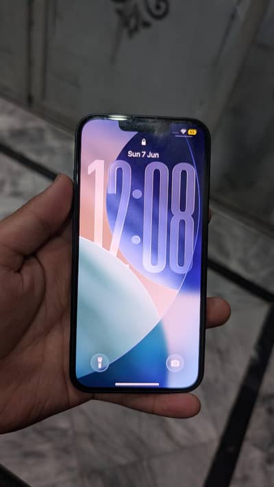 Apple iPhone 13