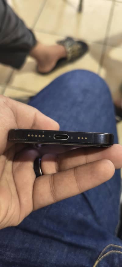 IPHONE  15 PRO 10/10 CONDITION