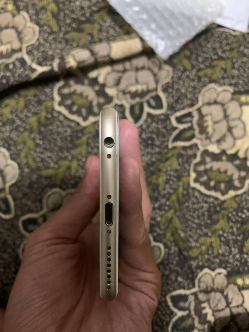 Apple iPhone 6 Plus 4