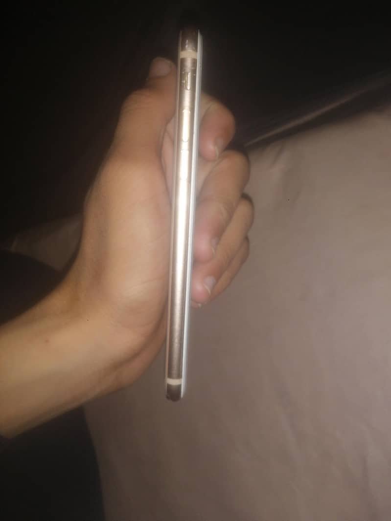 Apple iPhone 8 3