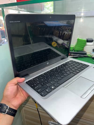 hp elite book 745 G3 8gb/256 windows 10