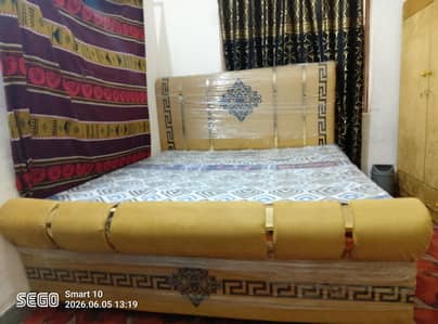 Nue furniture ha bs pso ke zurat ha as Lia sale kr rha ha
