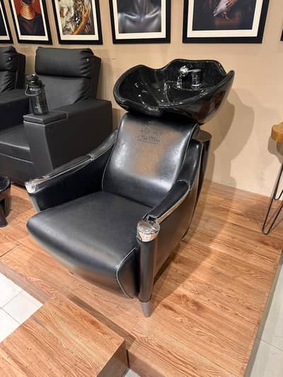 Hair washer chair with Black basin bowl
