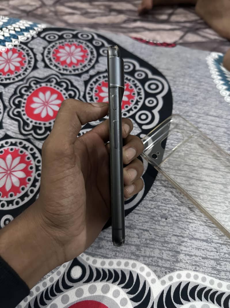 Google Pixel 8 5